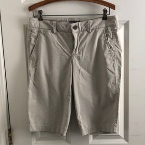 VINCE cotton khaki shorts - size 6